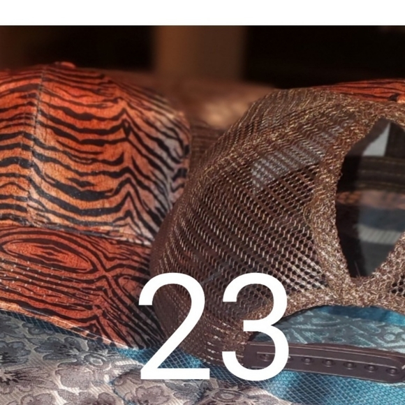 🍬 Brown and Orange Shiny Tiger Stripes Print Ponytail Hat - Picture 1 of 1